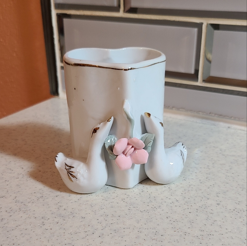 Vintage Ceramic Double White Swan With Pink Flower Trinket Holder 3" - Picture 12 of 16